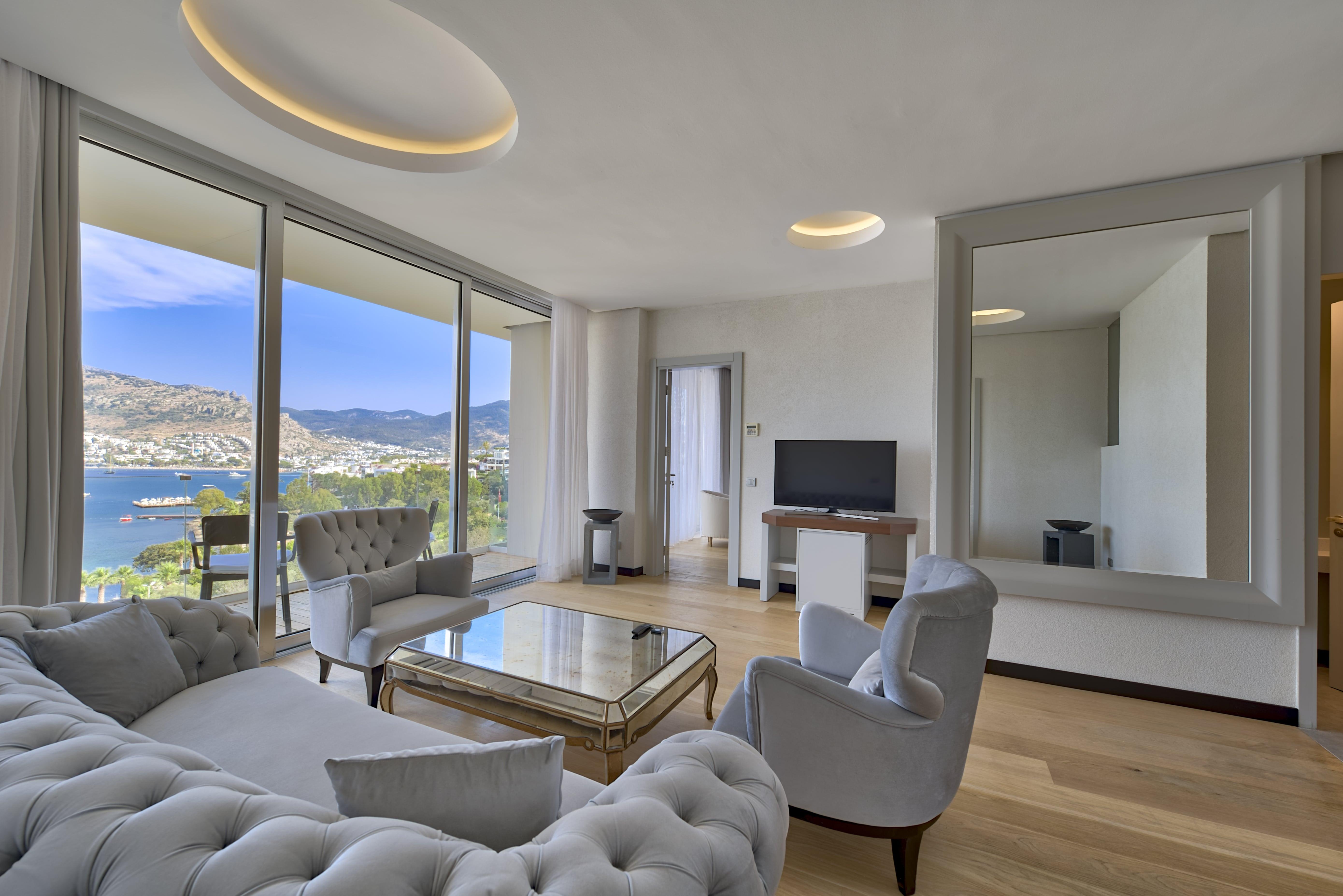 Cape Bodrum Luxury Hotel & Beach Gündoğan Exterior foto A living room in a luxury apartment