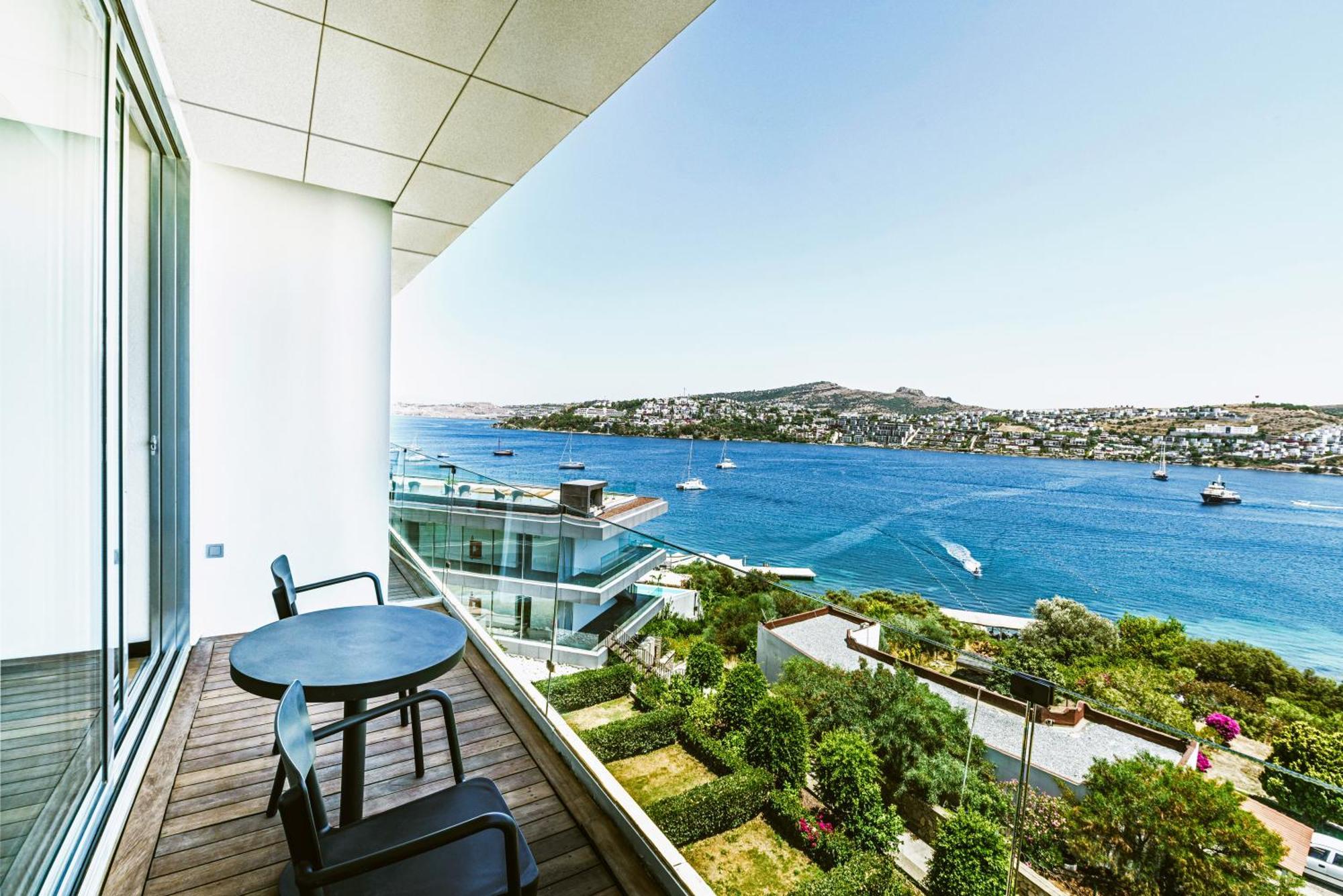 Cape Bodrum Luxury Hotel & Beach Gündoğan Exterior foto View from the hotel