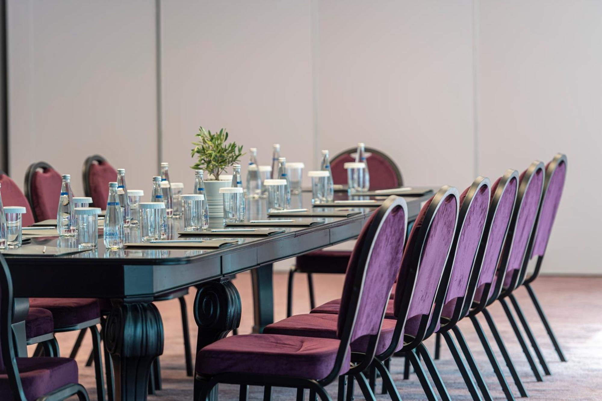 Cape Bodrum Luxury Hotel & Beach Gündoğan Exterior foto Banquet Hall
