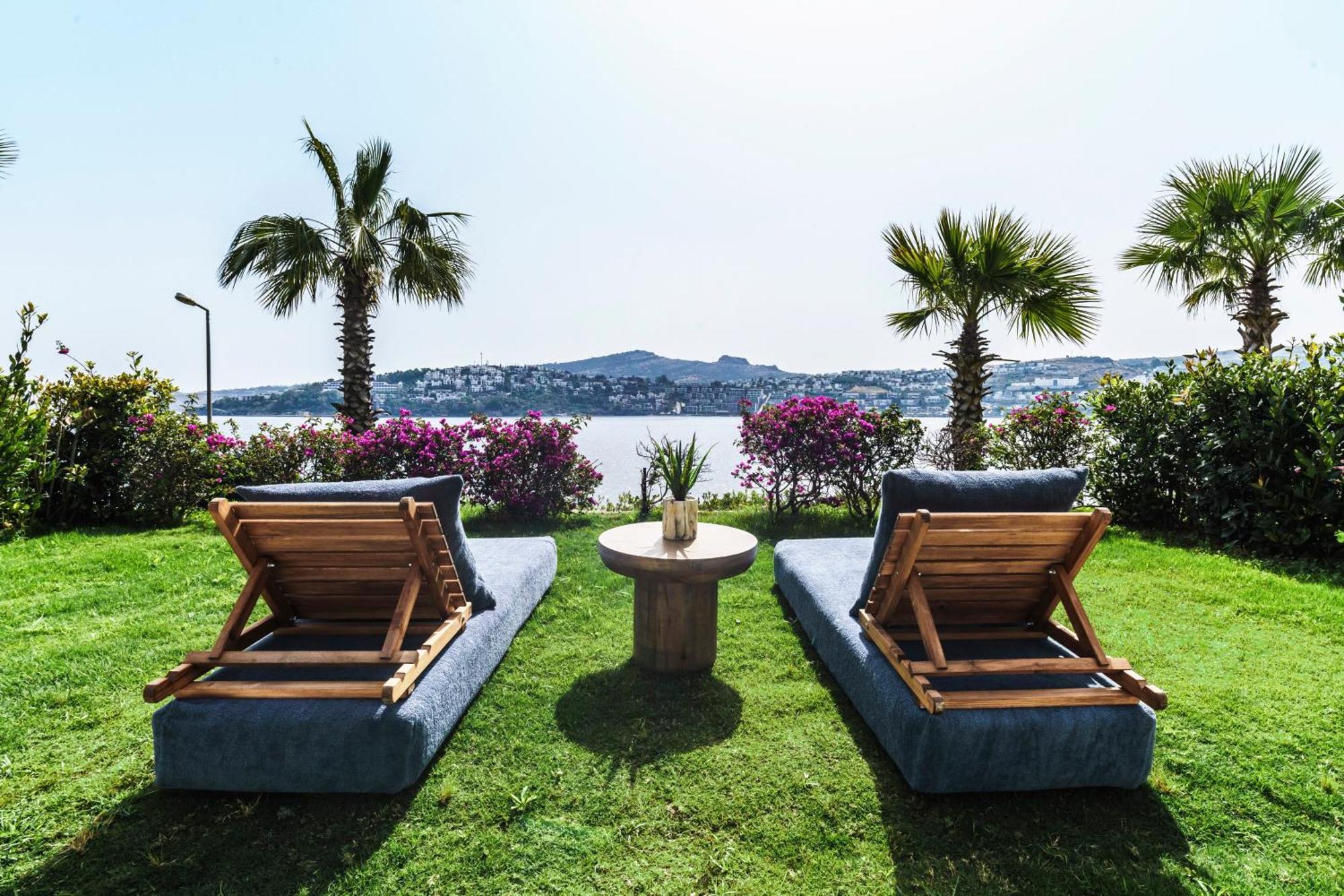 Cape Bodrum Luxury Hotel & Beach Gündoğan Exterior foto The hotel's garden