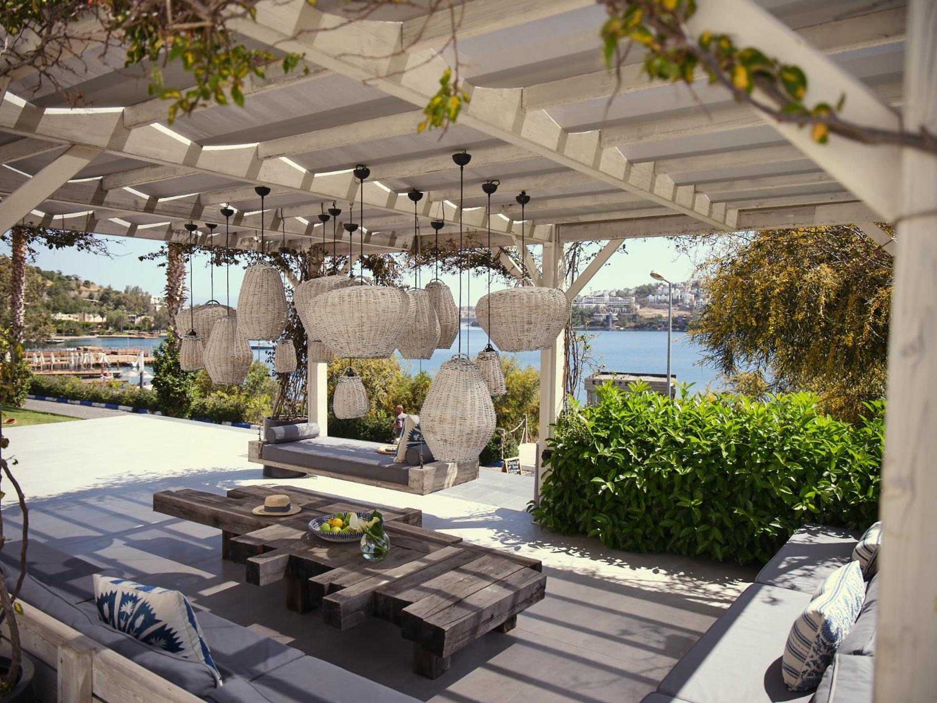 Cape Bodrum Luxury Hotel & Beach Gündoğan Exterior foto The Lake House